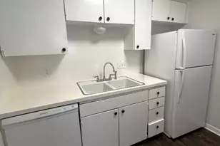 1037 E 44th St, Austin, TX 78751 - Photo 3