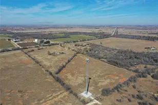 915 State Hwy 95 Hwy N, Elgin, TX 78621 - Photo 11