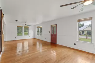 503 Short St, Smithville, TX 78957 - Photo 5