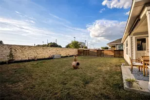211 Mendoza, Kyle, TX 78640 - Photo 9