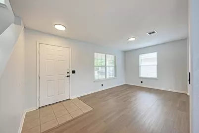 125 Holland Street, Hutto, TX 78634 - Photo 9