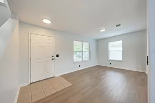 125 Holland St, Hutto, TX 78634 - Photo 9