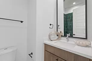2704 Estonia Path, Austin, TX 78741 - Photo 33