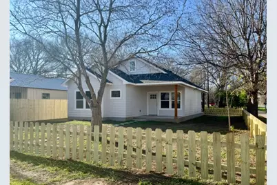 400 Washington Street, Smithville, TX 78957 - Photo 1