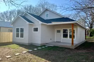 400 Washington St, Smithville, TX 78957 - Photo 5