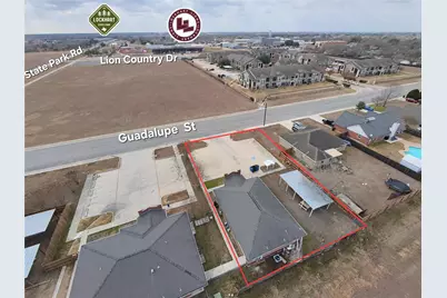 1020 S Guadalupe Street, Lockhart, TX 78644 - Photo 1