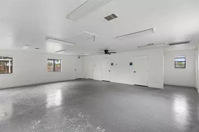 1020 S Guadalupe Street, Lockhart, TX 78644 - Photo 9