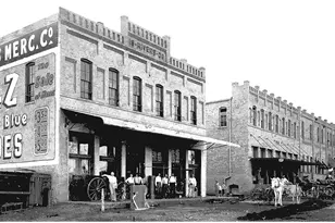 110 S Main St, Elgin, TX 78621 - Photo 19