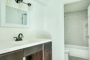 110 S Main St, Elgin, TX 78621 - Photo 15