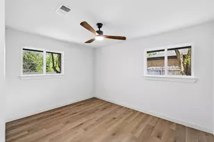 9801 Oak Hollow Dr, Austin, TX 78758 - Photo 23