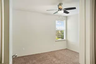 212 Foster Ln, Jarrell, TX 76537 - Photo 13