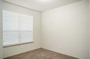 212 Foster Ln, Jarrell, TX 76537 - Photo 3