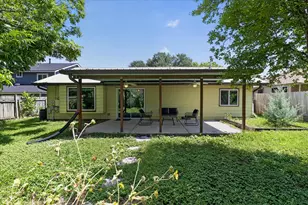 1213 Dunstan Dr, Austin, TX 78745 - Photo 25
