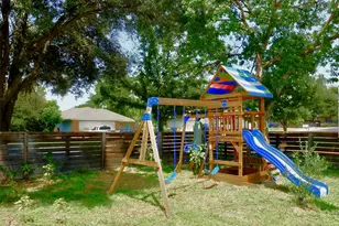 1213 Dunstan Dr, Austin, TX 78745 - Photo 27