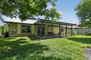 1213 Dunstan Dr, Austin, TX 78745 - Photo 5