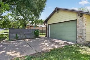 1213 Dunstan Dr, Austin, TX 78745 - Photo 29