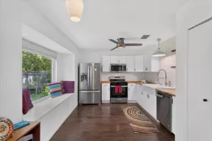 1213 Dunstan Dr, Austin, TX 78745 - Photo 3