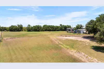 1421 Fm 1660, Hutto, TX 78634 - Photo 15