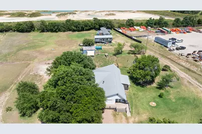 1421 Fm 1660, Hutto, TX 78634 - Photo 19