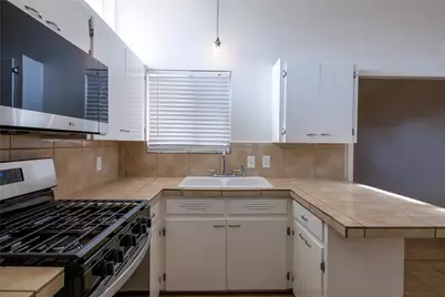 4304 Scottsdale Road, Austin, TX 78721 - Photo 5