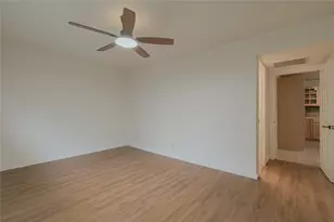 12605 Moss Hollow St, San Antonio, TX 78233 - Photo 11