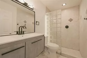 12605 Moss Hollow St, San Antonio, TX 78233 - Photo 19