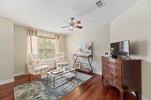 402 E 32nd St, Austin, TX 78705 - Photo 25