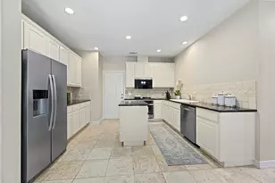 402 E 32nd St, Austin, TX 78705 - Photo 11