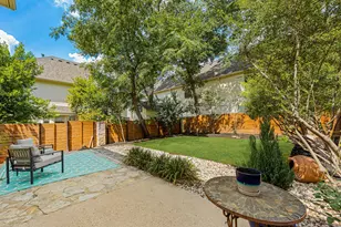 402 E 32nd St, Austin, TX 78705 - Photo 33