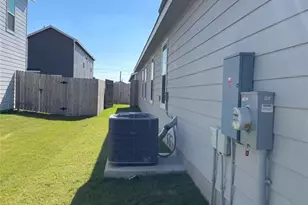 212 Marty Allen Loop, Jarrell, TX 76537 - Photo 11