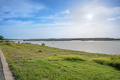 6300 Lakeshore Drive, Lago Vista, TX 78645 - Photo 33