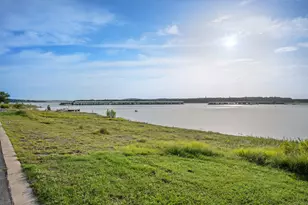 6300 Lakeshore Dr, Lago Vista, TX 78645 - Photo 33