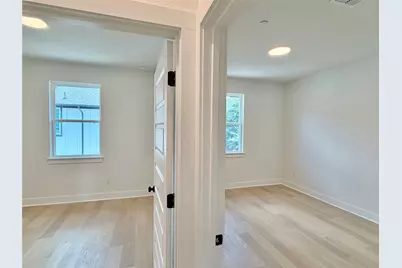 200 W 56th Street #8104, Austin, TX 78751 - Photo 15