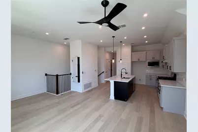 200 W 56th Street #8104, Austin, TX 78751 - Photo 5