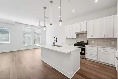 200 W 56th Street #8104, Austin, TX 78751 - Photo 3