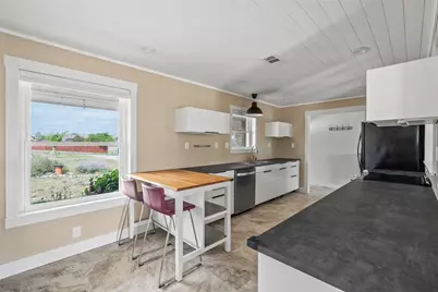 33 Valley View Drive, Round Rock, TX 78664 - Photo 5