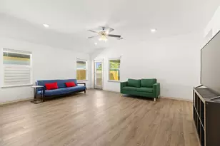 203 Mulberry Crk Ln, Hutto, TX 78634 - Photo 17