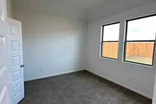 127 Tolo Dr, Elgin, TX 78621 - Photo 9