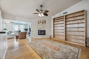 6702 Langston Dr, Austin, TX 78723 - Photo 21