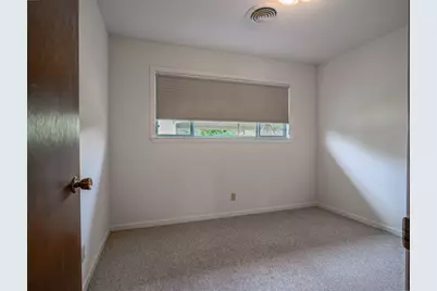 736 W Lakecrest Drive, Bluffton, TX 78607 - Photo 21