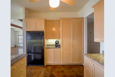 736 W Lakecrest Drive, Bluffton, TX 78607 - Photo 11