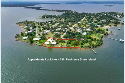 736 W Lakecrest Drive, Bluffton, TX 78607 - Photo 1