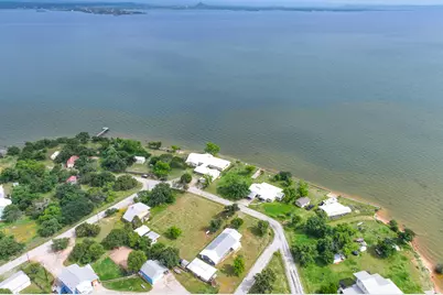 736 W Lakecrest Drive, Bluffton, TX 78607 - Photo 37