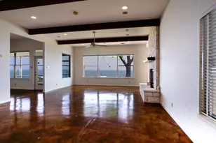 736 W Lakecrest Dr, Bluffton, TX 78607 - Photo 5