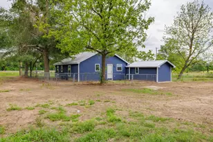 202 N Arendell, Gause, TX 77857 - Photo 25