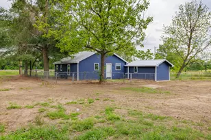 202 N Arendell, Gause, TX 77857 - Photo 25