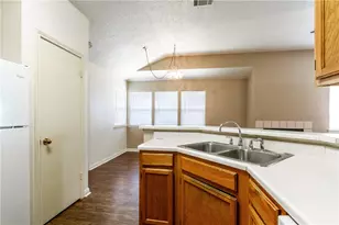 903 Hyridge St, Round Rock, TX 78664 - Photo 13