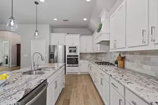 100 Indian Paintbrush Trl, Georgetown, TX 78628 - Photo 13