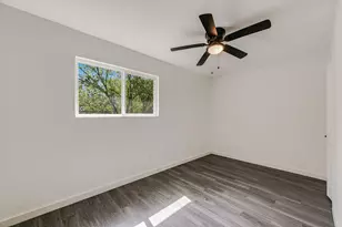 6913 Shannon Dr, Austin, TX 78724 - Photo 13