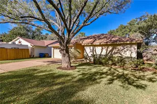 12916 Pegasus St, Austin, TX 78727 - Photo 7